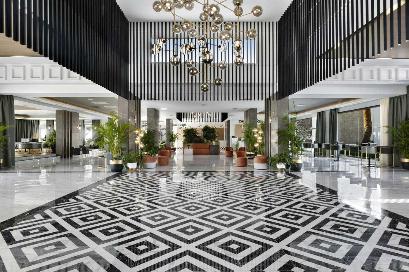 Riu Palace Santa Maria | Lobby